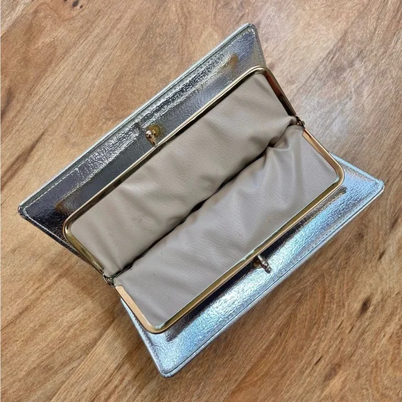 Vintage Vinyl Wallet - Picture 4 of 5